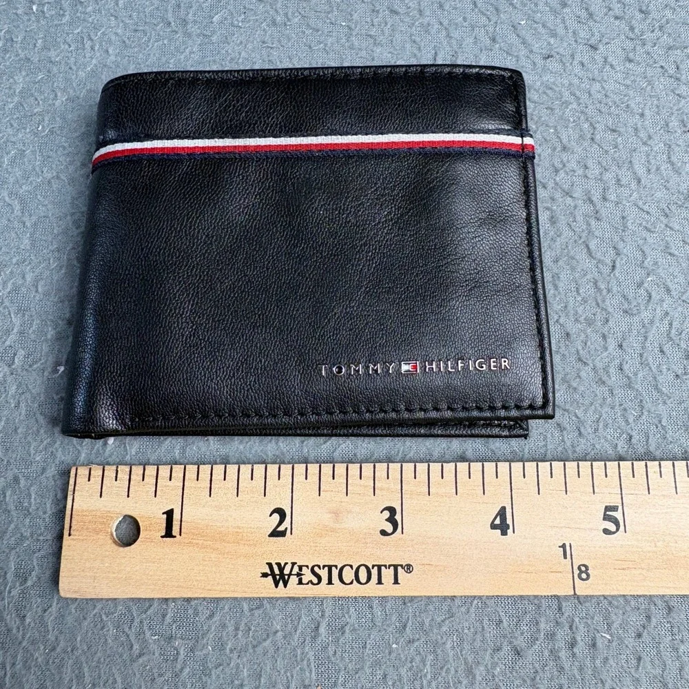 Tommy Hilfiger Mens Black Leather Bifold Wallet Stripe Ribbon ID Window